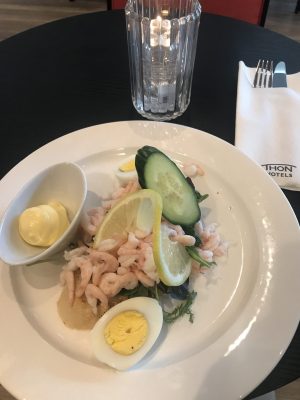 Shrimp Sandwich-Thon Hotels